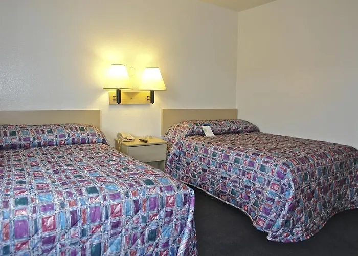 Americas Value 2* East Peoria