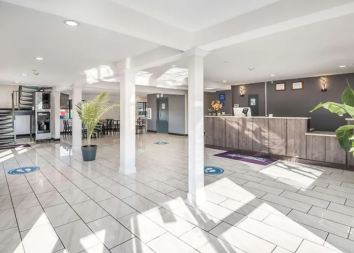 Americas Value Hotel East Peoria