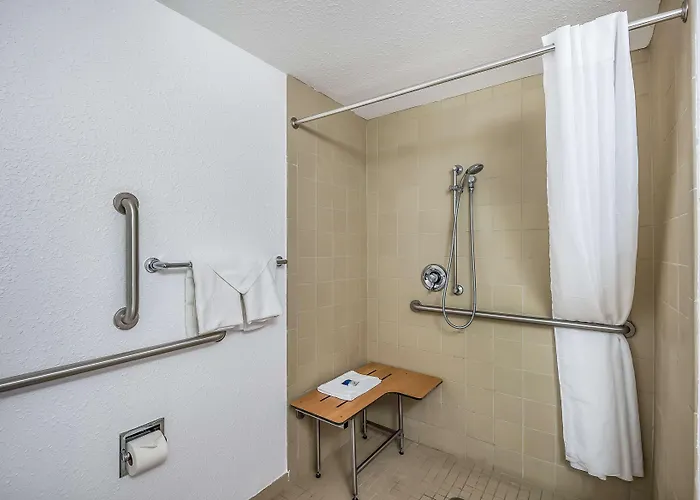 Americas Value Hotel East Peoria