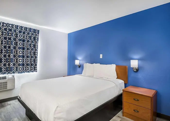 Americas Value Hotel East Peoria