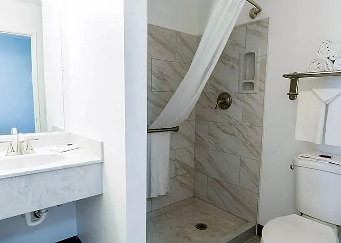 Americas Value Hotel 2*