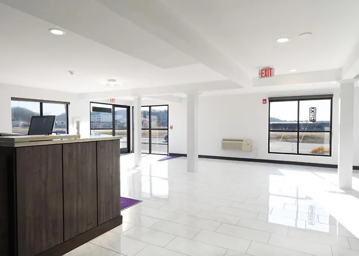 Americas Value Hotel East Peoria
